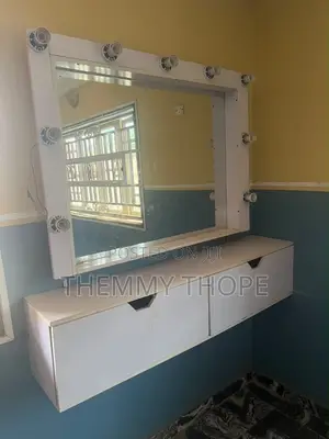 Studio Mirror