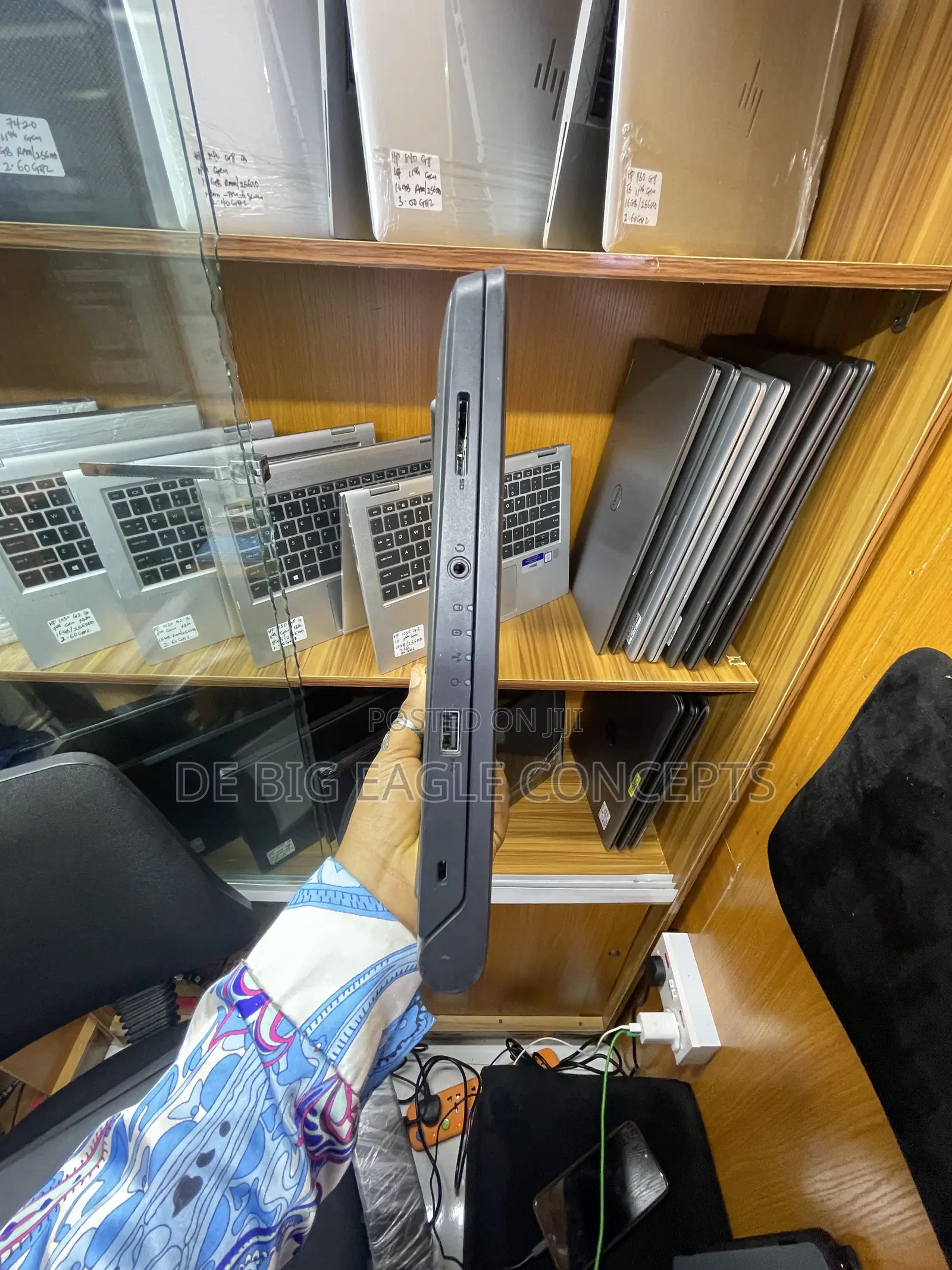 Laptop Dell Latitude 3350 8GB Intel Core i5 HDD 500GB