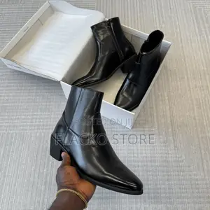 High Quality Heeled Modernist Seamed Side Zip Up Ankle Boots