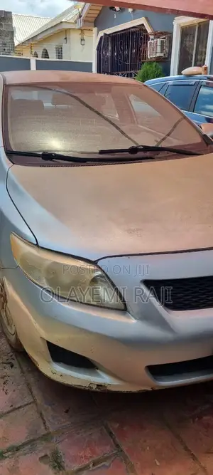 Toyota Corolla LE 4dr Sedan (1.8L 4 cyl 4A) 2009 Silver