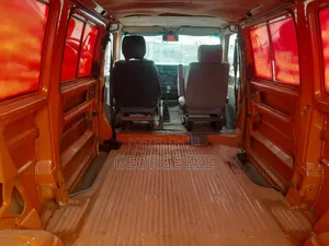 Volkswagen Transporter 2005 Orange
