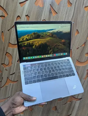 Laptop Apple MacBook 2018 8GB Intel Core i5 SSD 256GB