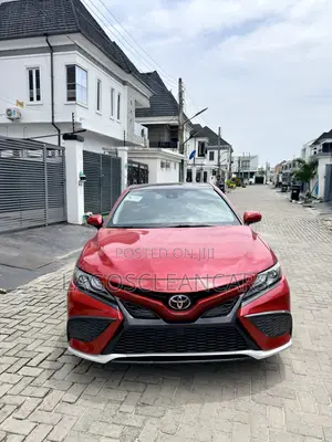 Toyota Camry XSE 2021 Red