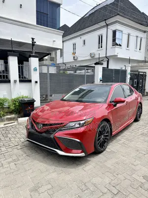 Toyota Camry XSE 2021 Red