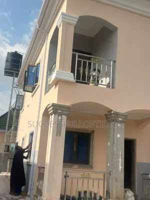 3bdrm Duplex in Manreng Estate for sale