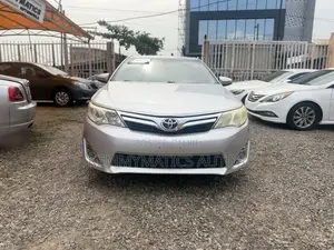 Toyota Camry XLE 4dr Sedan w/Prod. End 11/13 (3.5L 6cyl 6A) 2014 Silver
