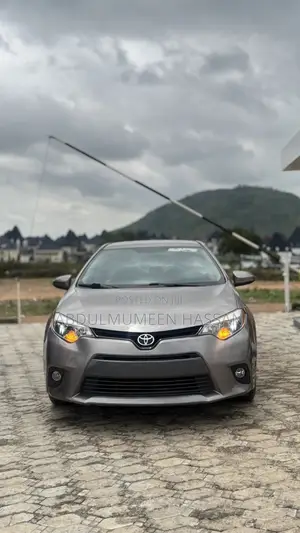 Toyota Corolla LE Premium 4dr Sedan (1.8L 4cyl CVT) 2016 Gray
