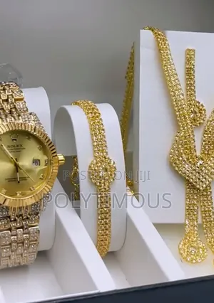 Luxury Iced-Out Rolex Style Watch
Fully Diamond-Set Gold Tone