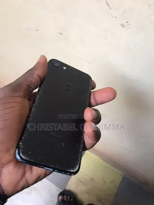 Apple iPhone 7 32 GB Black