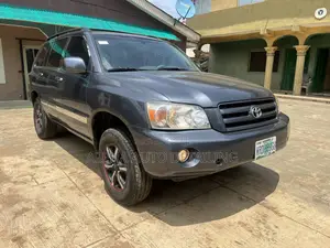 Toyota Highlander 2004 Gray