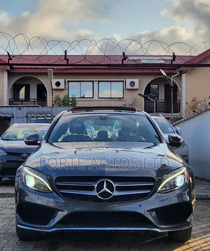 Mercedes-Benz C300 Luxury 4dr AWD 4Matic Sedan (2.0L 4cyl 7A) 2015 Gray