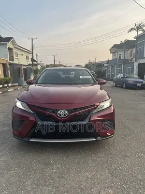 Toyota Camry XSE FWD (2.5L 4cyl 8AM) 2018 Red