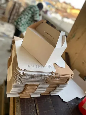 Csrton Box