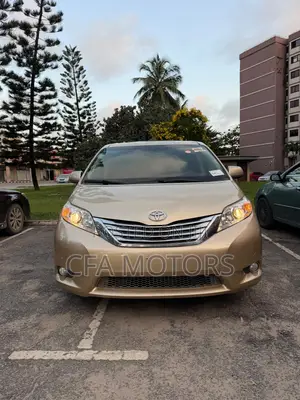 Toyota Sienna LE 7 Passenger 2011 Gold