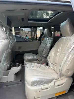 Toyota Sienna LE 7 Passenger 2011 Gold