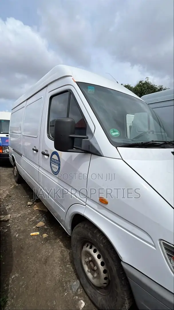 Mercedes-Benz Sprinter 2005 White