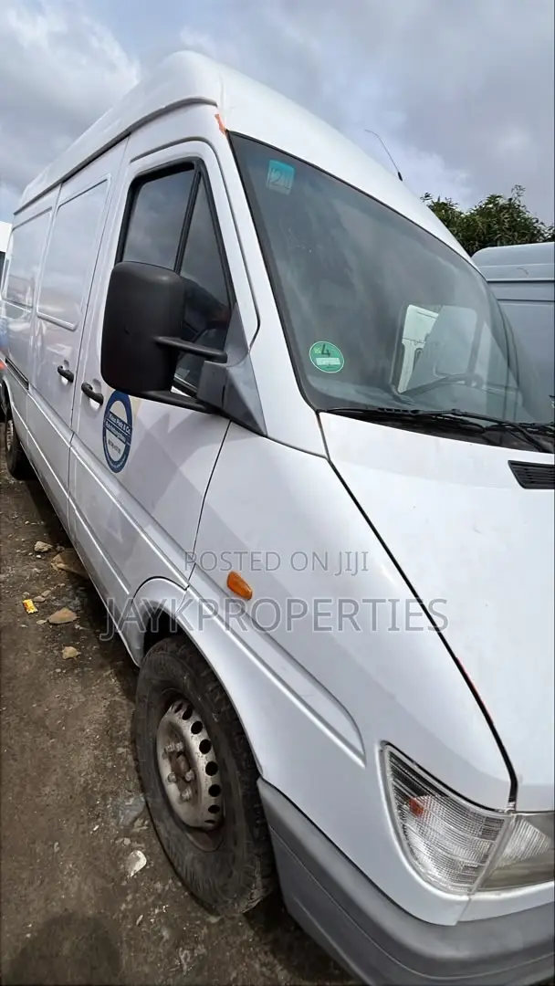 Mercedes-Benz Sprinter 2005 White