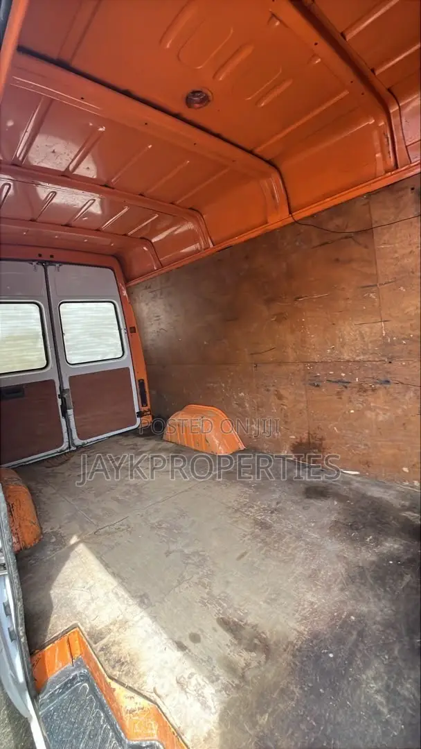 Mercedes-Benz Sprinter 2005 White