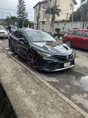 Toyota Camry SE FWD 2020 Green