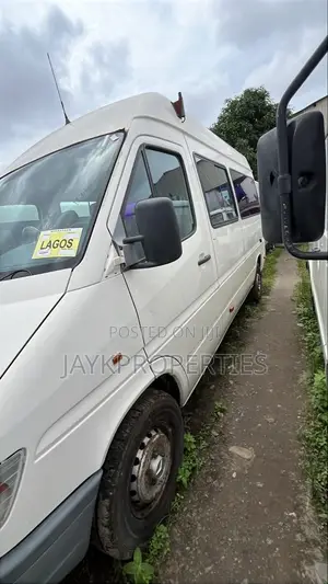 Mercedes-Benz Sprinter 1998 White