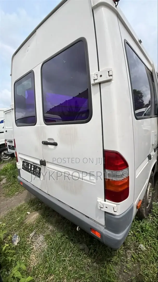 Mercedes-Benz Sprinter 1998 White
