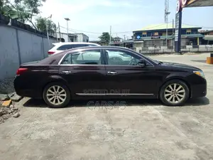 Toyota Avalon 2011 Purple