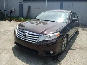 Toyota Avalon 2011 Purple