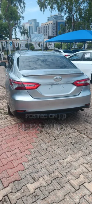 Toyota Camry 2019 Silver