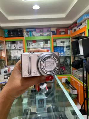Nikon CoolPIX 15.5 Wide Zoom Full HD