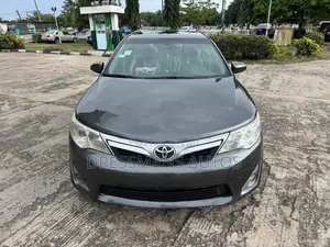 Toyota Camry LE 4dr Sedan (2.5L 4cyl 6A) 2014 Gray
