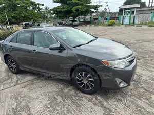 Toyota Camry LE 4dr Sedan (2.5L 4cyl 6A) 2014 Gray