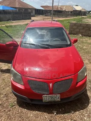Pontiac Vibe 2006 Pink