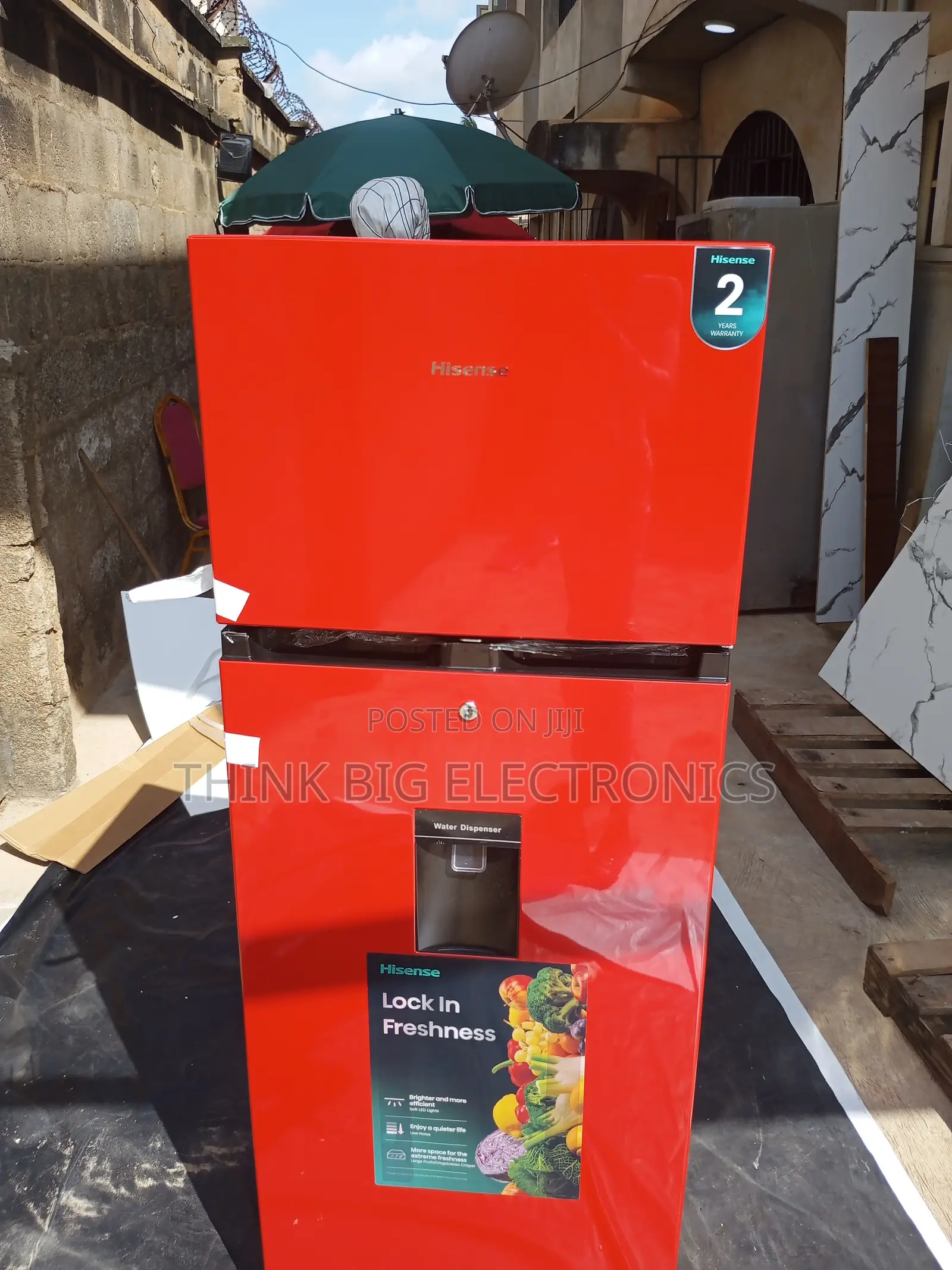 Hisense 205DRB Refrigerator With Easy Access Water Dispenser