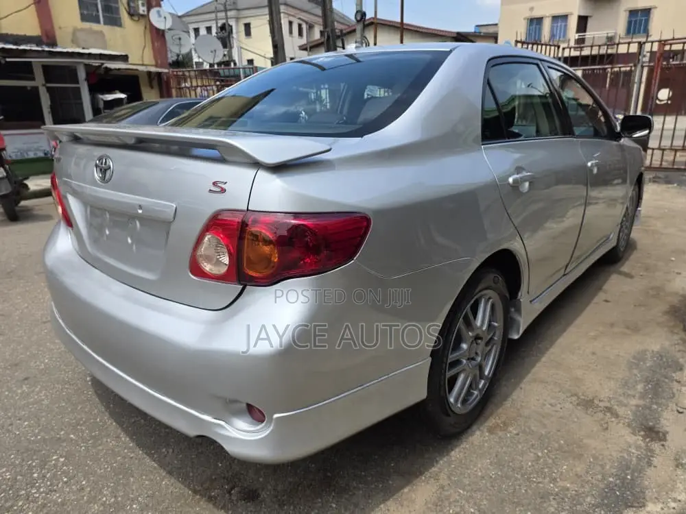 Toyota Corolla 2009 Silver