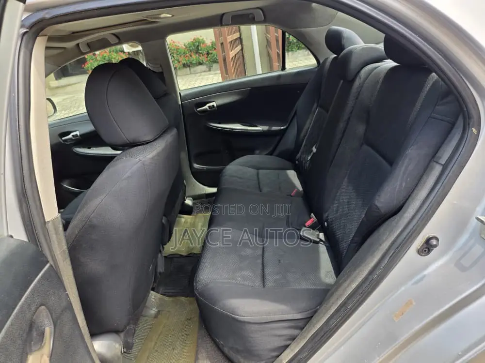 Toyota Corolla 2009 Silver