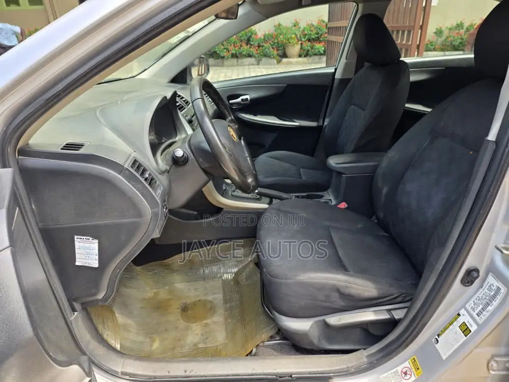 Toyota Corolla 2009 Silver
