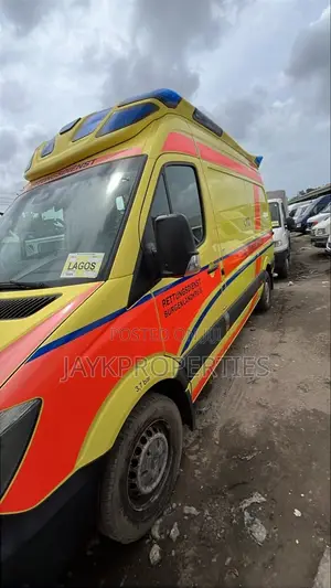 Mercedes-Benz Sprinter 2017 Yellow