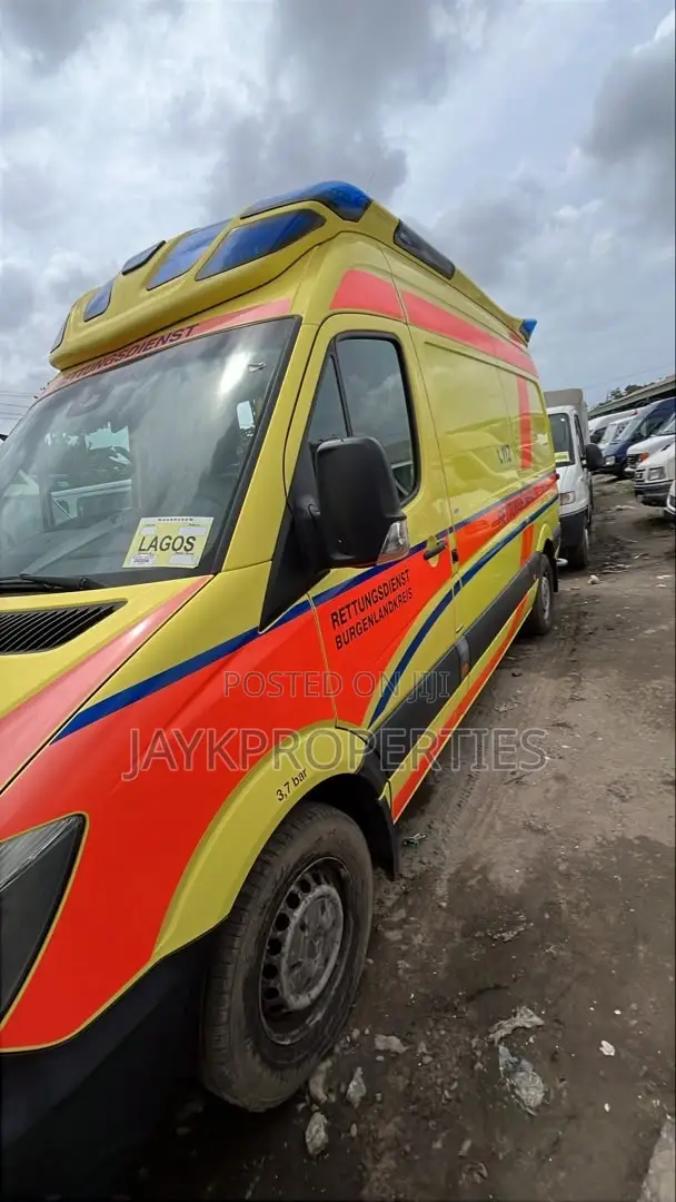 Mercedes-Benz Sprinter 2017 Yellow