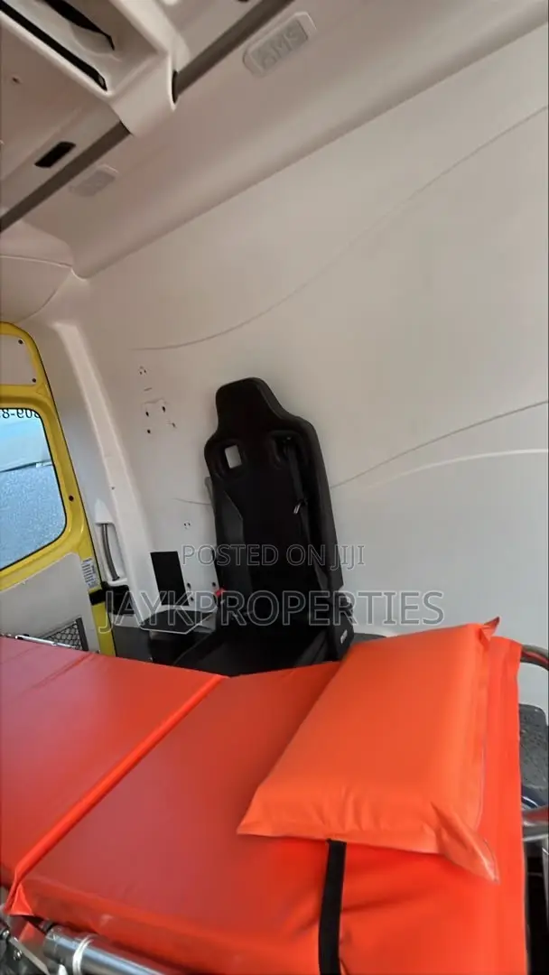Mercedes-Benz Sprinter 2017 Yellow