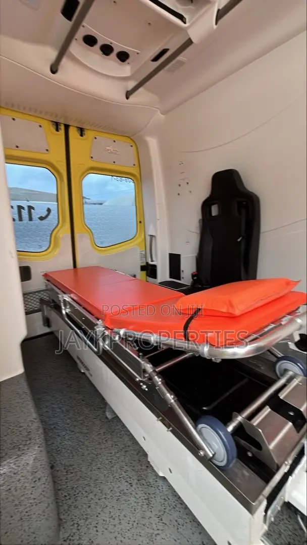 Mercedes-Benz Sprinter 2017 Yellow