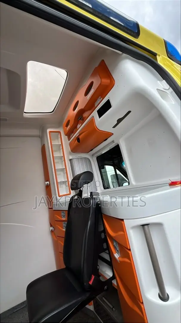 Mercedes-Benz Sprinter 2017 Yellow