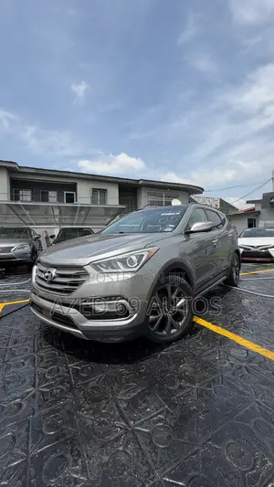 Hyundai Santa Fe SE Ultimate AWD 2017 Gold