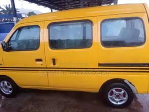 Suzuki Every 2010 Yellow