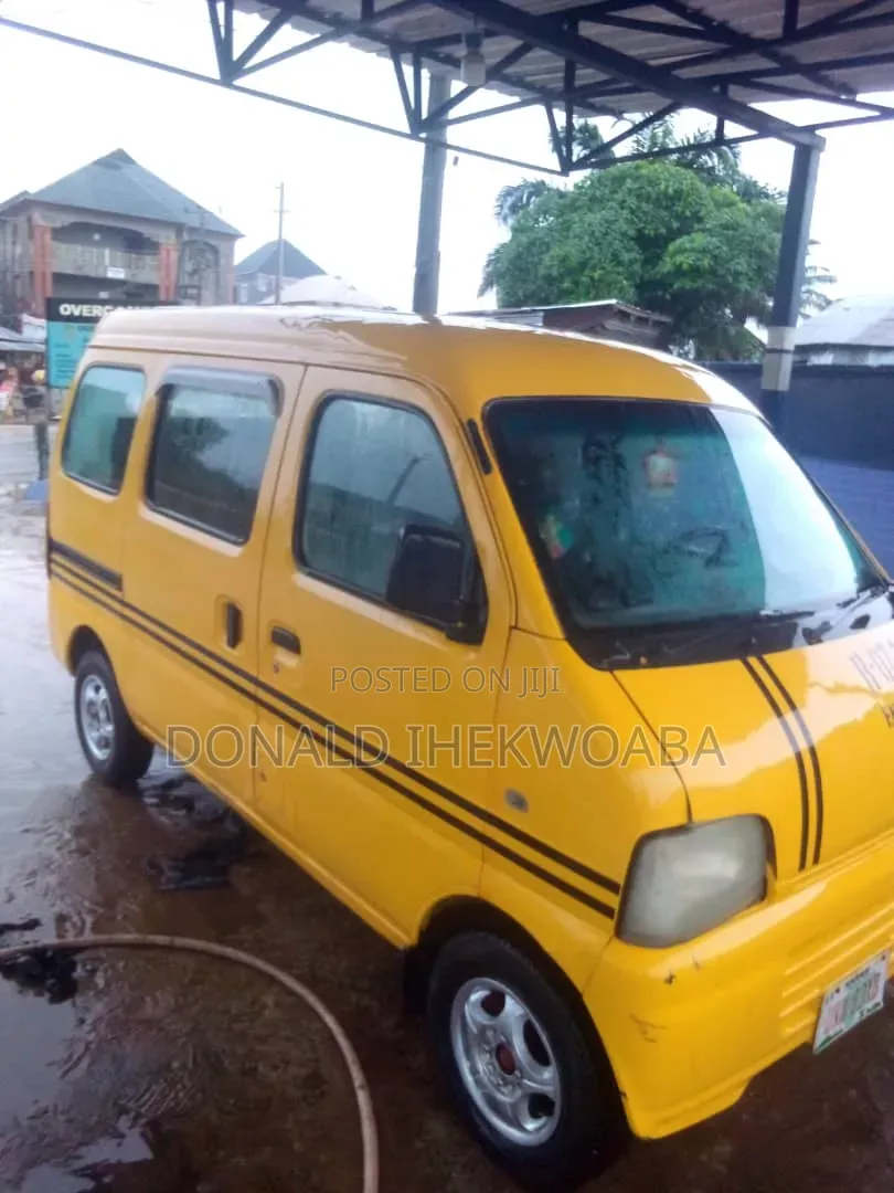 Suzuki Every 2010 Yellow
