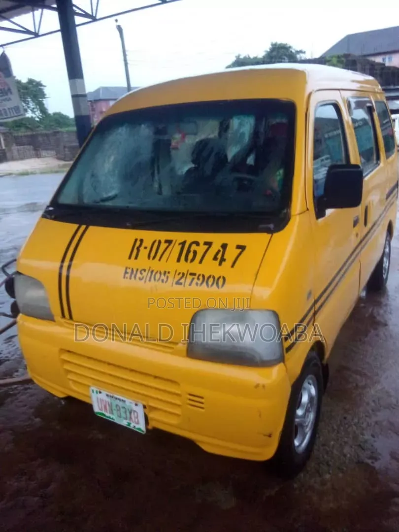 Suzuki Every 2010 Yellow
