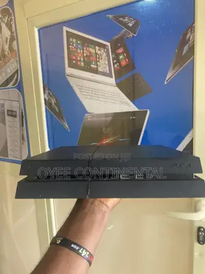Direct Uk PS4 Game Console
