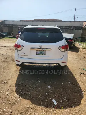 Nissan Pathfinder 2015 White