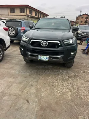 Toyota Hilux 2025 Black