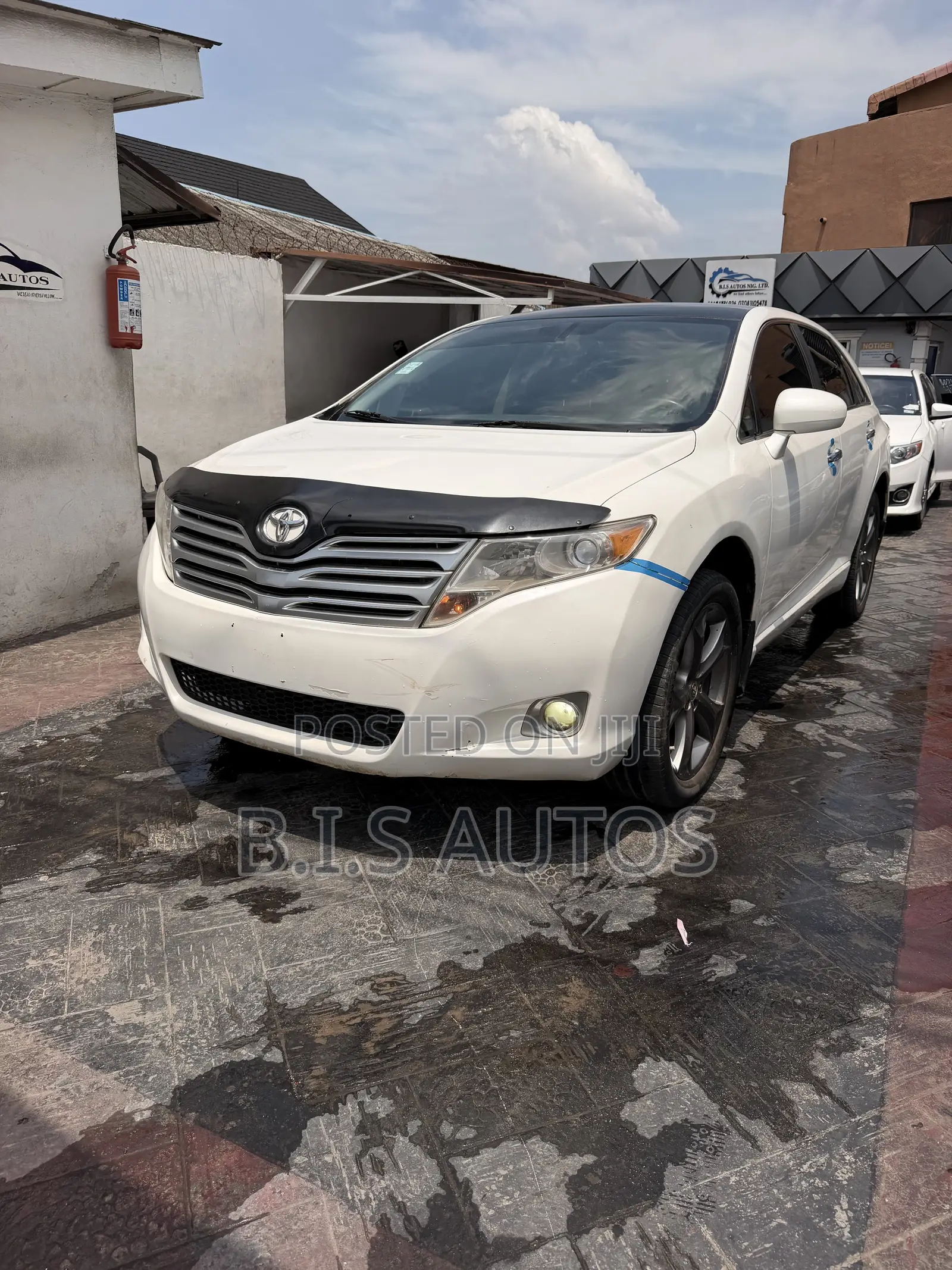 Toyota Venza XLE 2011 White