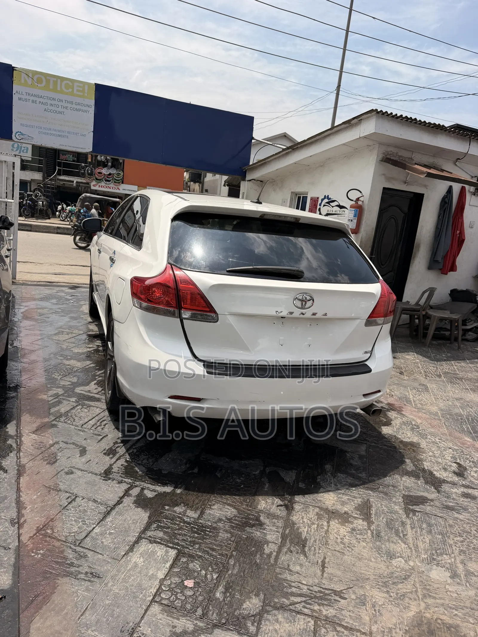 Toyota Venza XLE 2011 White